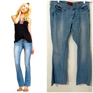 Lucky Brand Women’s Charlie Baby Boot Jean Embroidered Back Pockets Size 10/30 R